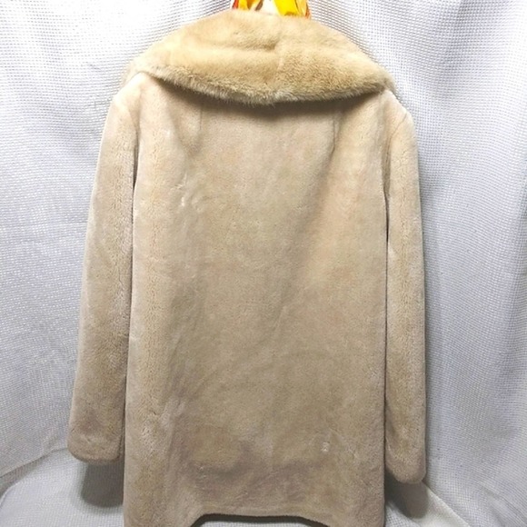 VINTAGE Deluxe Fur-like COAT Cream Beige Ivory Gold Buttons Superior Fabric RARE - Picture 11 of 14